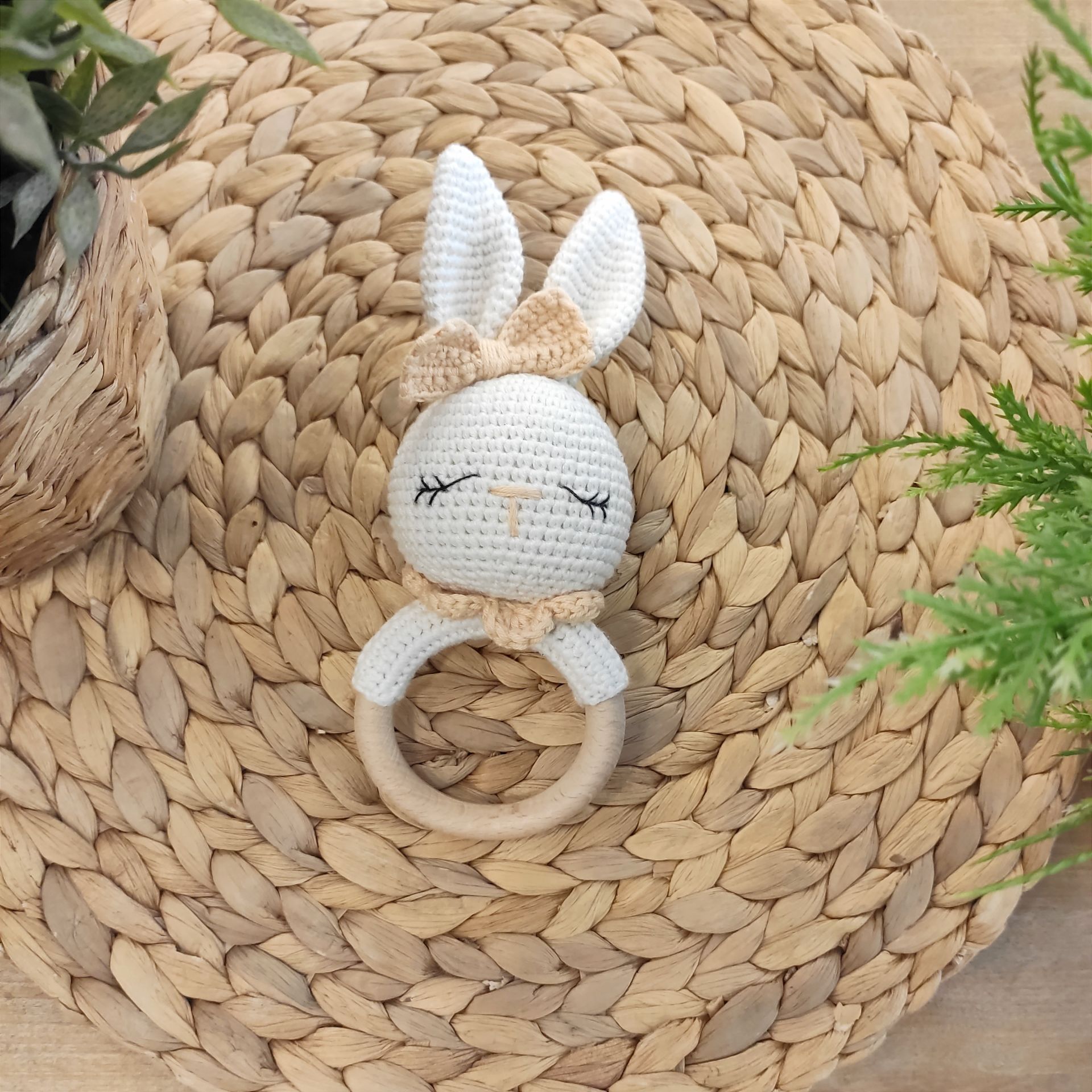 Yavru Ağzı Ekru Amigurumi Çıngırak