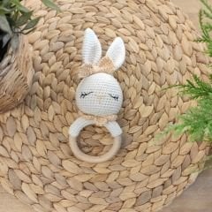 Yavru Ağzı Ekru Amigurumi Çıngırak