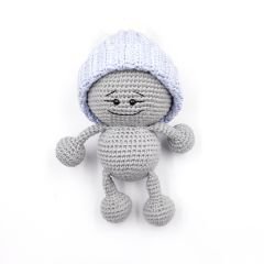 Gri Şapkalı Amigurumi Bebek