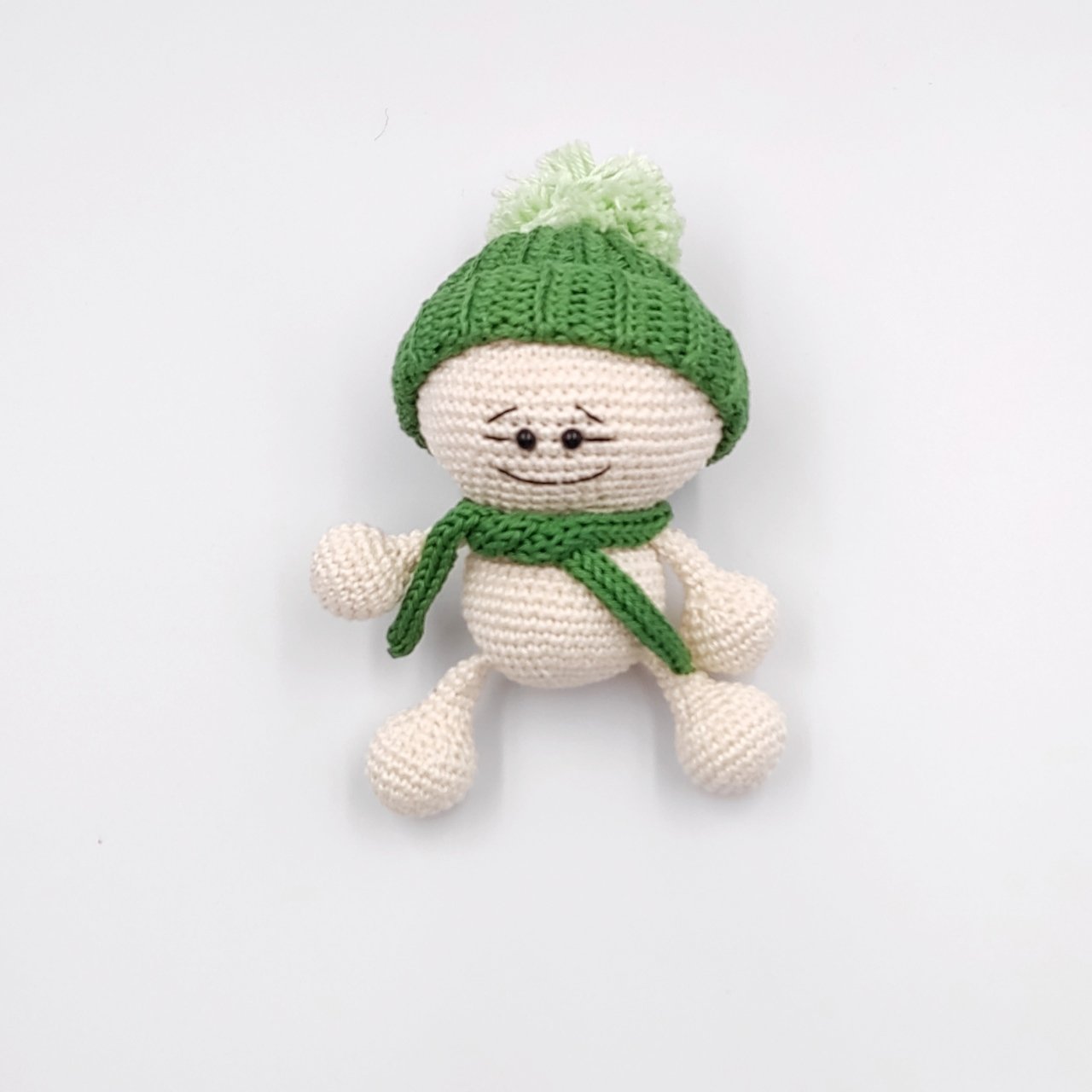 Yeşil Şapkalı Amigurumi Bebek