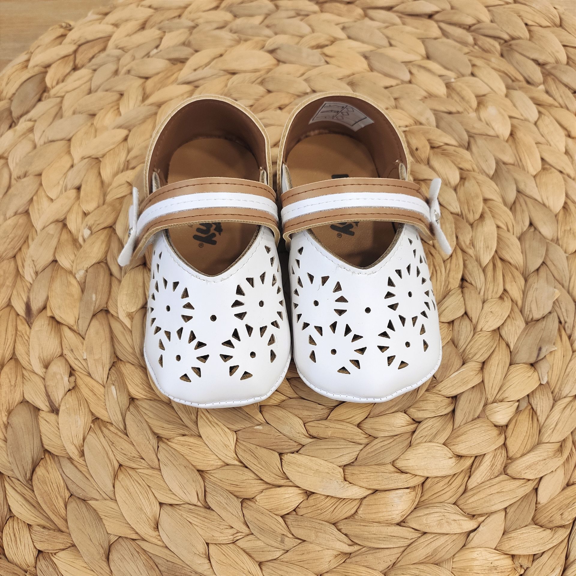 Beyaz Kız Bebek Ayakkabısı