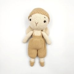 Kahverengi Elbiseli Amigurumi Tavşan