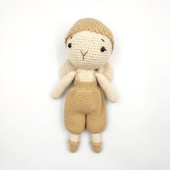Kahverengi Elbiseli Amigurumi Tavşan