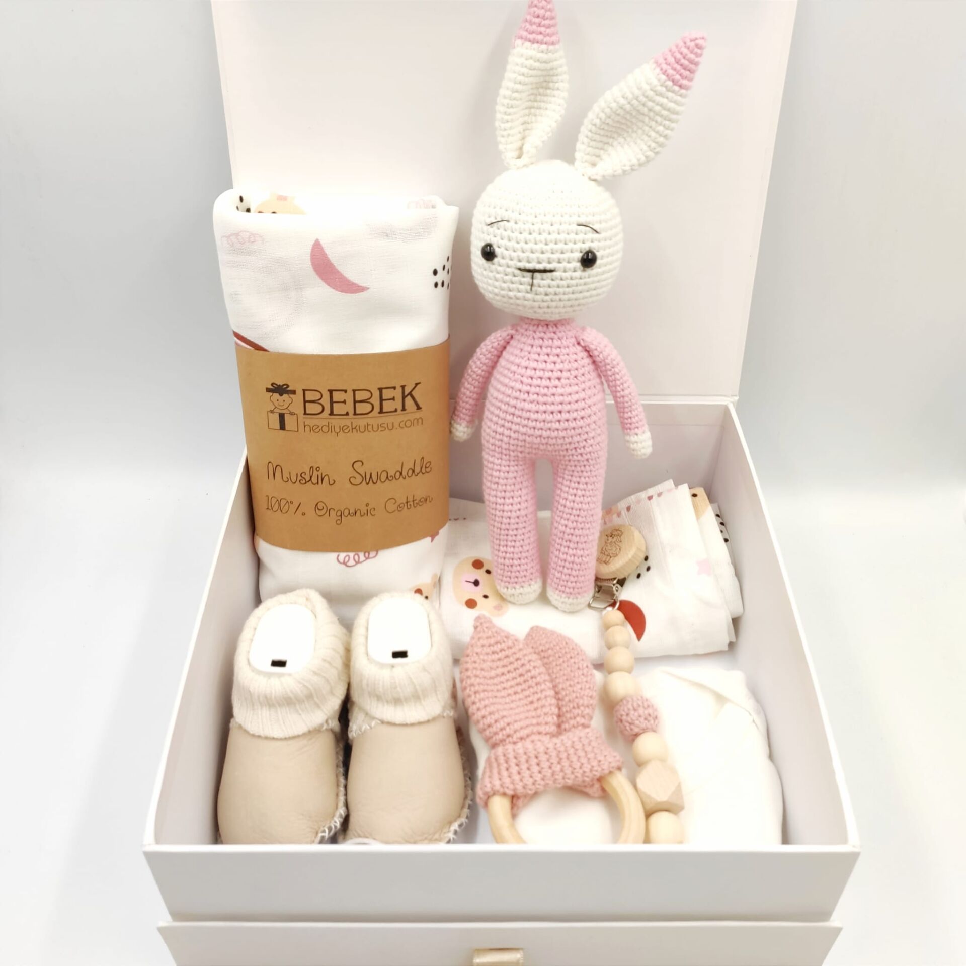 Tavşanlı Kız Bebek Hediye Seti